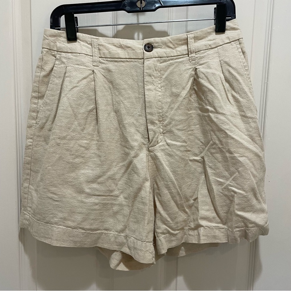 Gap 5” High Rise Pleated Linen Shorts in Flax Linen